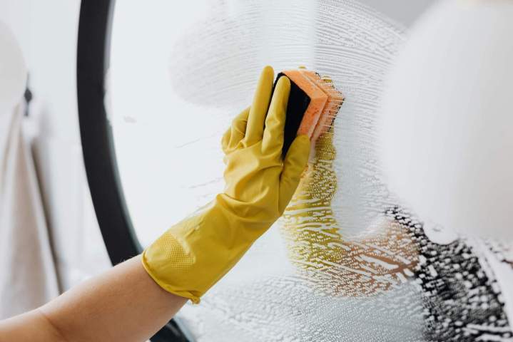Bathroom mirror cleaning Pinecrest